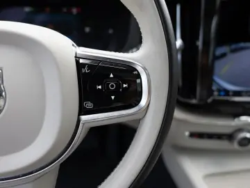 XC60 T6 Inscription Recharge AWD KAMERA LED PANO