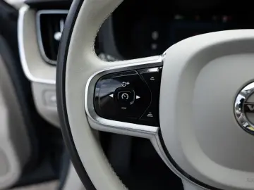 XC60 T6 Inscription Recharge AWD KAMERA LED PANO