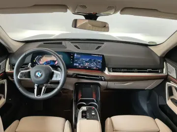 X1 xDrive23d Head-Up, Lenkradheizung