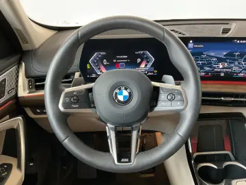 X1 xDrive23d Head-Up, Lenkradheizung