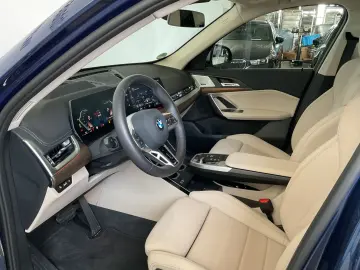 X1 xDrive23d Head-Up, Lenkradheizung