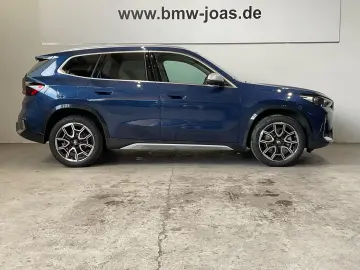 X1 xDrive23d Head-Up, Lenkradheizung