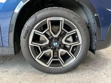 X1 xDrive23d Head-Up, Lenkradheizung