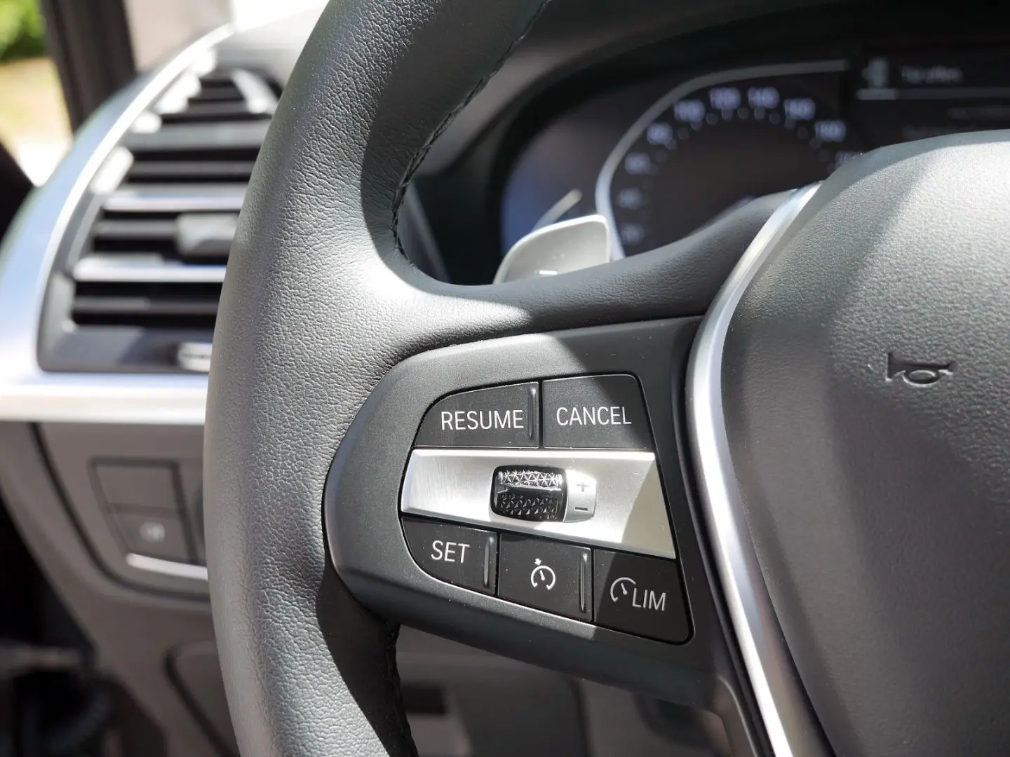 X4 XDrive20i SHZ Kamera DAB WLAN Ambientes Licht