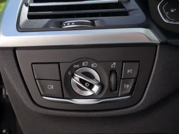 X4 XDrive20i SHZ Kamera DAB WLAN Ambientes Licht
