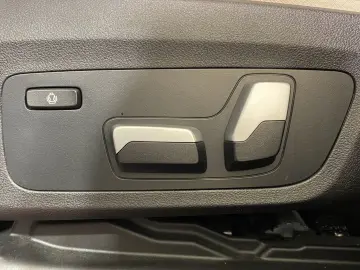 X4 xDrive30d DA PA RFK HiFi Laser DAB eSitze WLA
