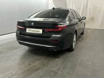 540i xDrive Aut. Luxury Line Limousine, 4-türig,