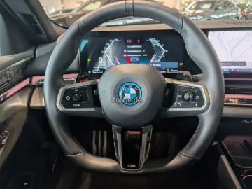 550e xDrive Komfortsitze Panorama Klimaaut.