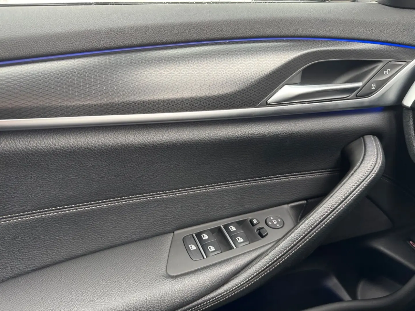 540i xDrive Lim. M-Sport AHK/HUD 2 JAHRE GARANTI