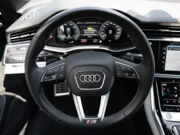 Q8 55 TFSI e quattro S-Line AHK HUD 360° LED SHZ