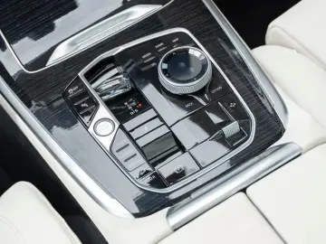 X7 xDr 40d M-Sport Pro 6-Sitz 360° DAPro KRISTAL