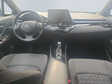TOYOTA C-HR 2.0 Hybrid Team D *LEASING