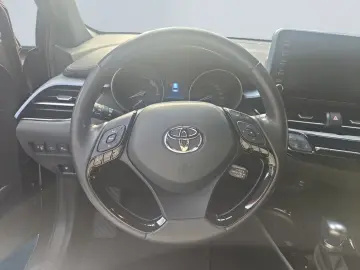TOYOTA C-HR 2.0 Hybrid Team D *LEASING