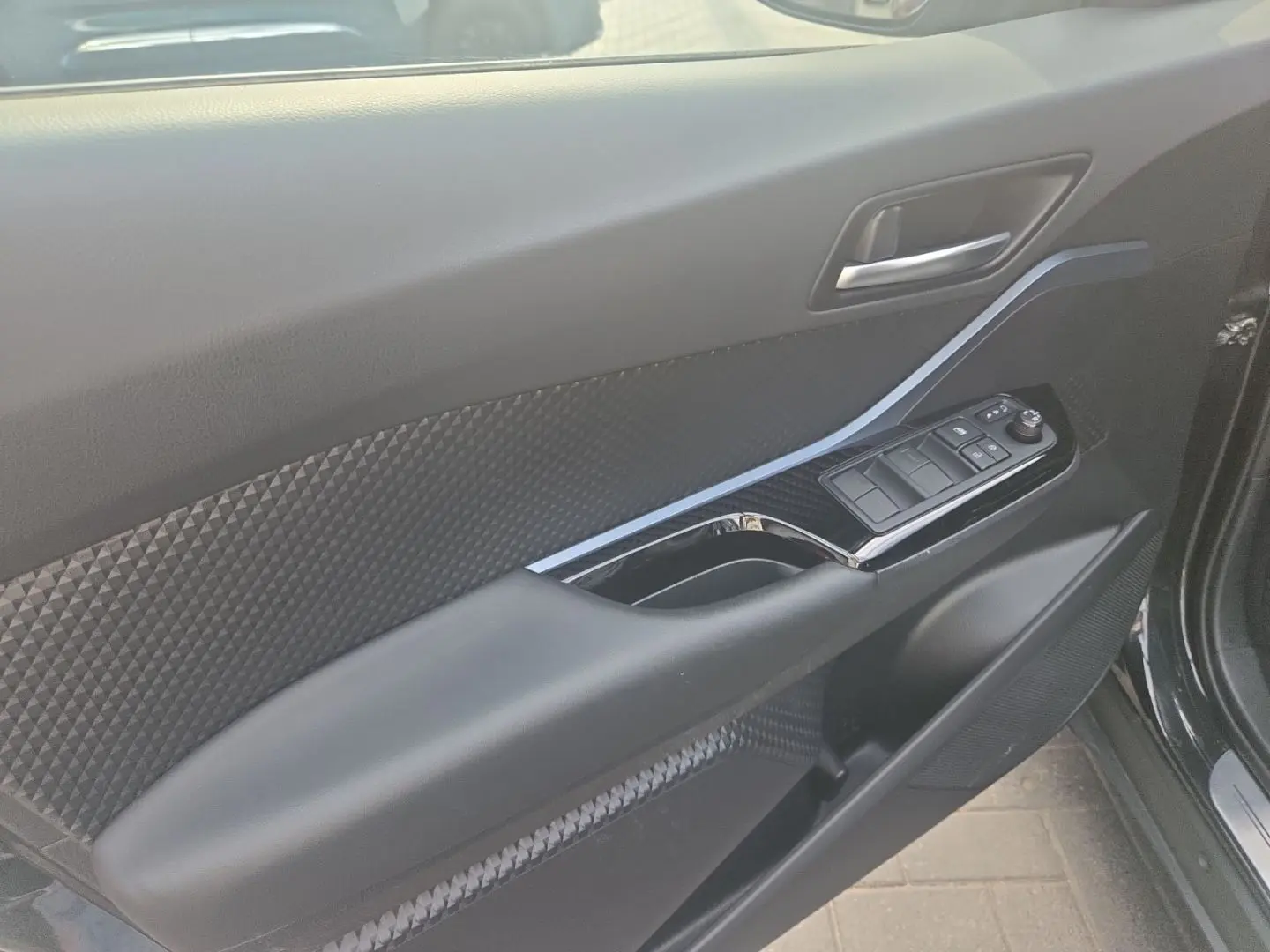 TOYOTA C-HR 2.0 Hybrid Team D *LEASING