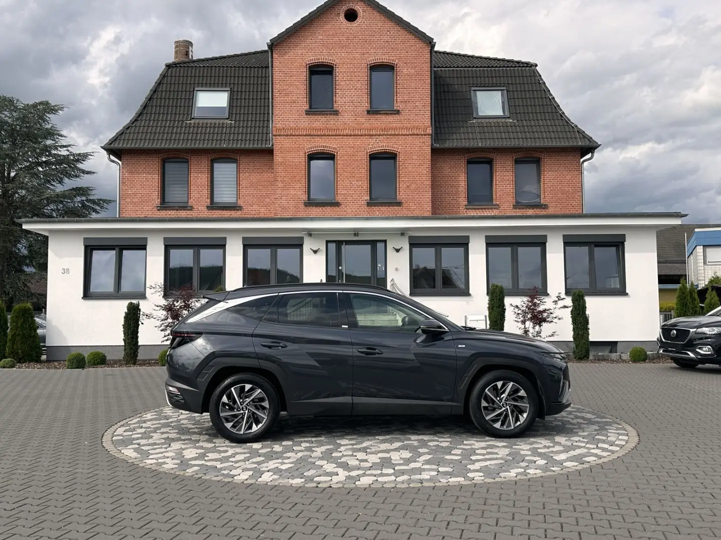 HYUNDAI Tucson Mild-Hybrid 4WD ACC PANO LEASING