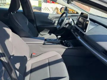 TOYOTA Prius Plug-in Hybrid Executive LEASING