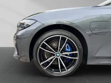 BMW 330e xDrive Limousine M Sport 19