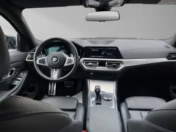 BMW 330e xDrive Limousine M Sport 19