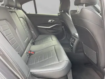 BMW 330e xDrive Limousine M Sport 19