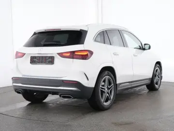 MERCEDES BENZ GLA 200 d AMG Line PREMIUM+PANO-LEASING