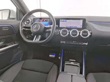 MERCEDES BENZ GLA 200 d AMG Line PREMIUM+PANO-LEASING