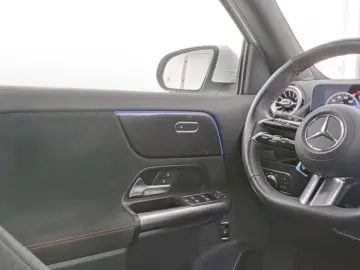 MERCEDES BENZ GLA 200 d AMG Line PREMIUM+PANO-LEASING