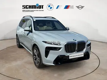X7 xDrive40i M Sport /NP= 121.380,-/ AHK / Stand