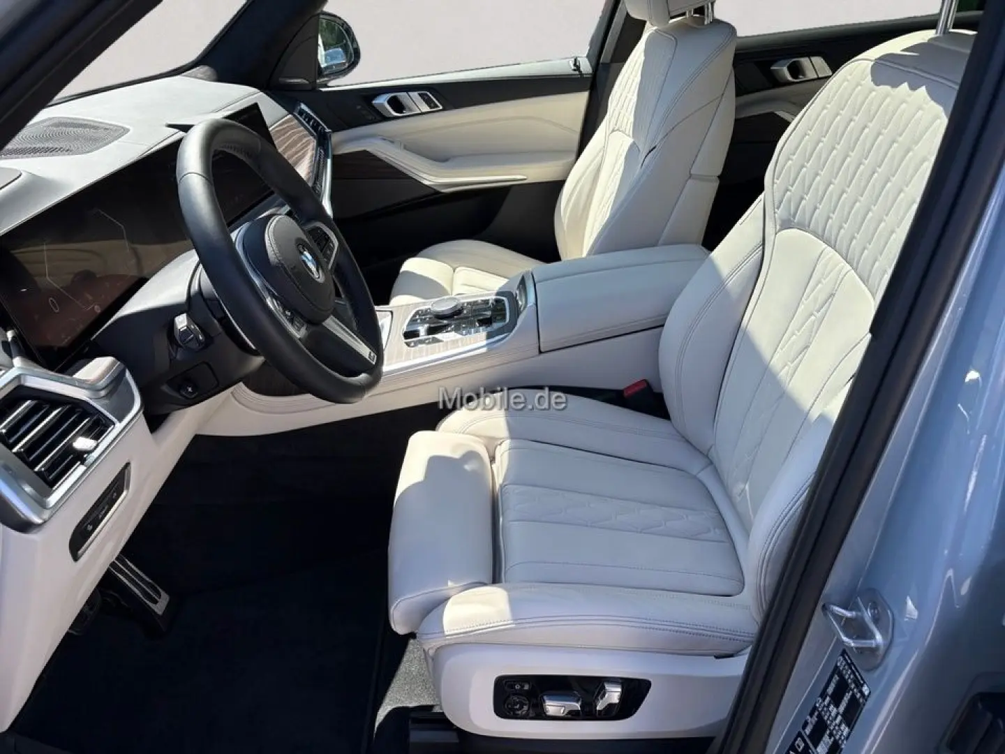 X7 xDrive40i M Sport /NP= 121.380,-/ AHK / Stand