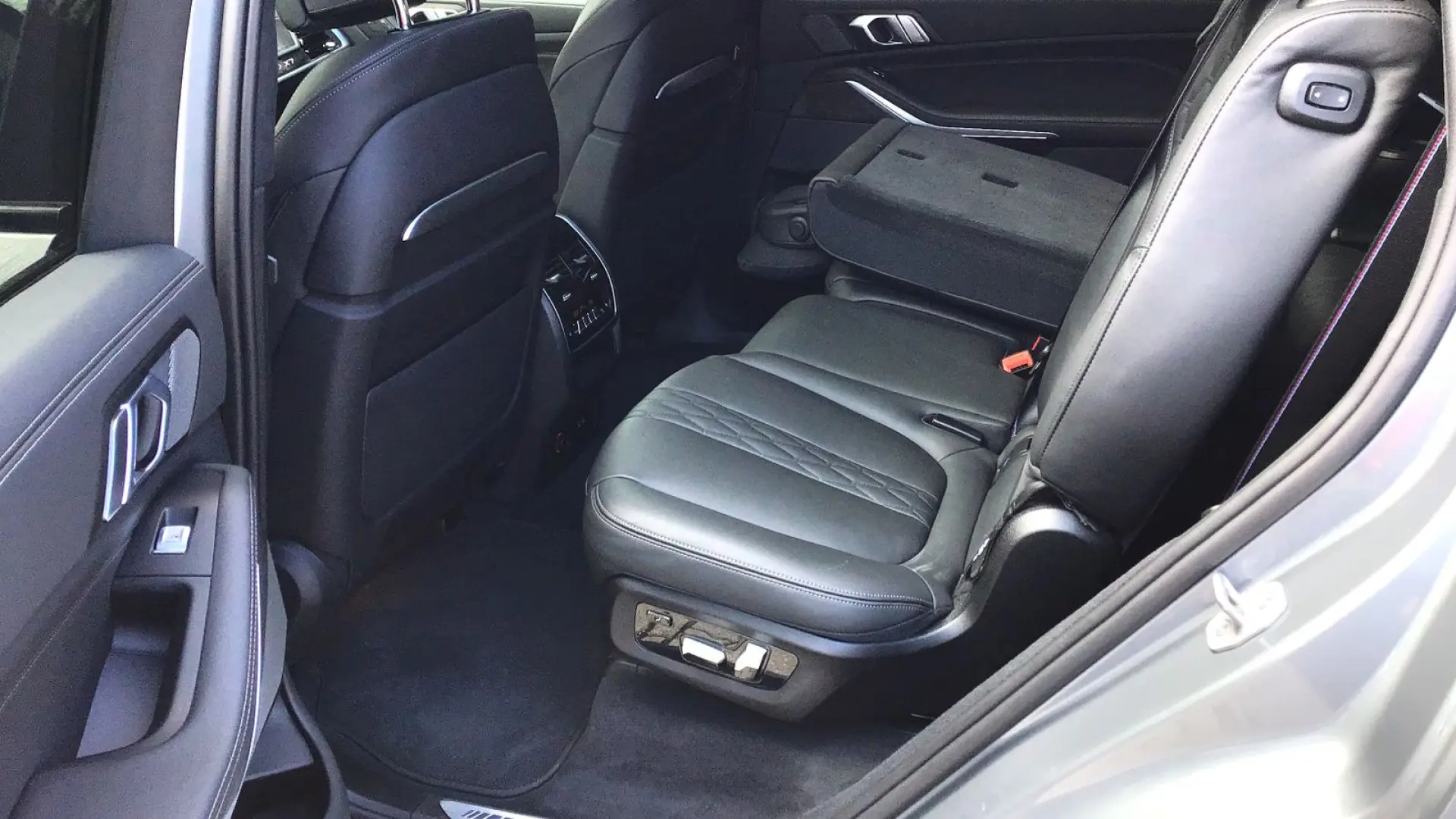 X7 xDrive40d M SPORTPAKET PRO-ICONIC GLOW-AHK-SK