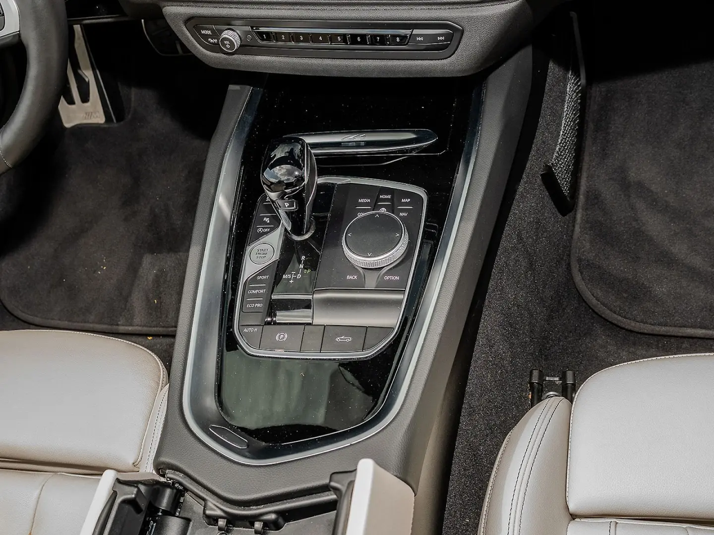 Z4 M40i UPE79180EUR ACC DAB HUD H/Ksound Kamera
