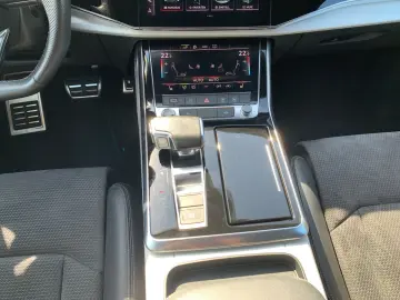 Q8 55 TFSIe quattro tiptronic S Line AHK