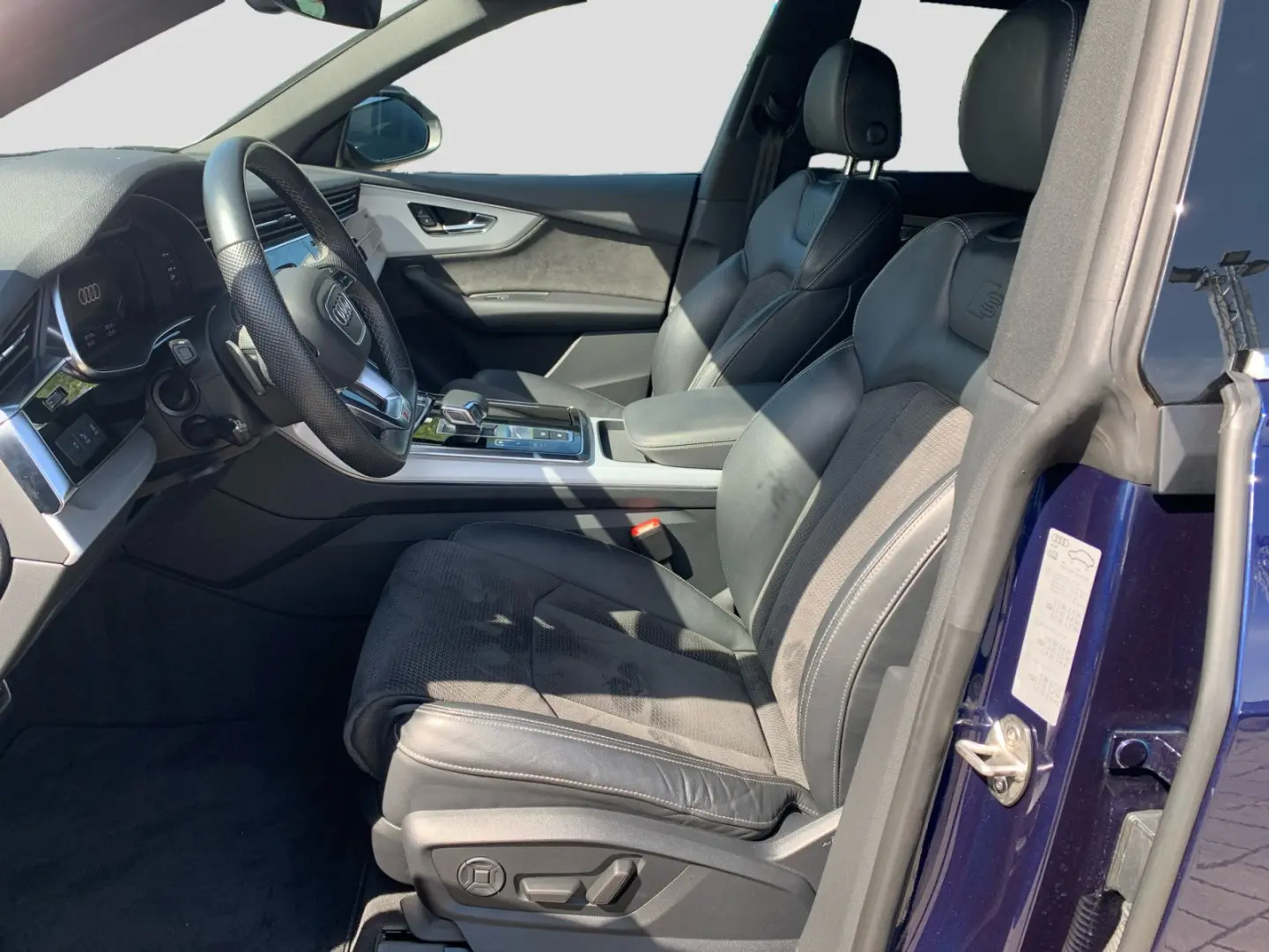 Q8 55 TFSIe quattro tiptronic S Line AHK