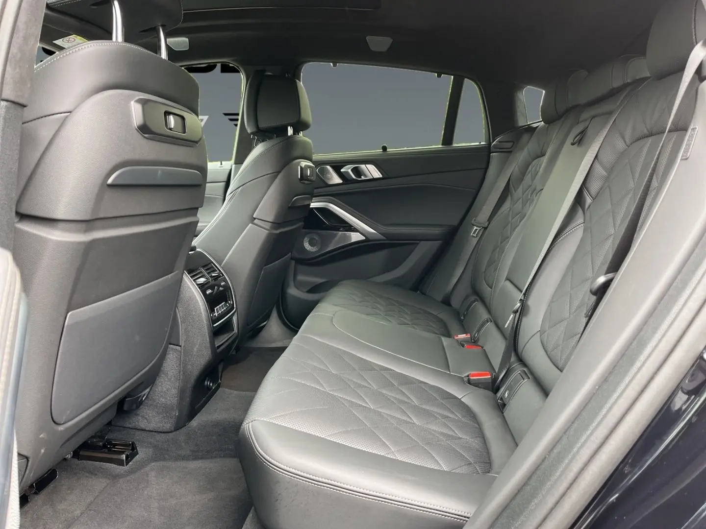 X6 M60 M60i*Standheizung*Bowers*AHK*Sky Lounge*S