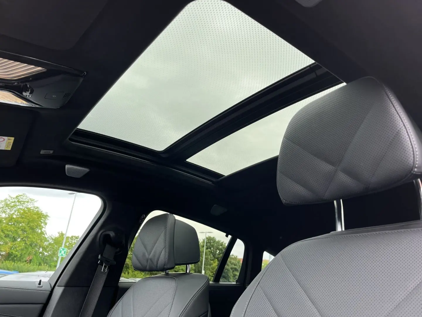 X6 M60 M60i*Standheizung*Bowers*AHK*Sky Lounge*S