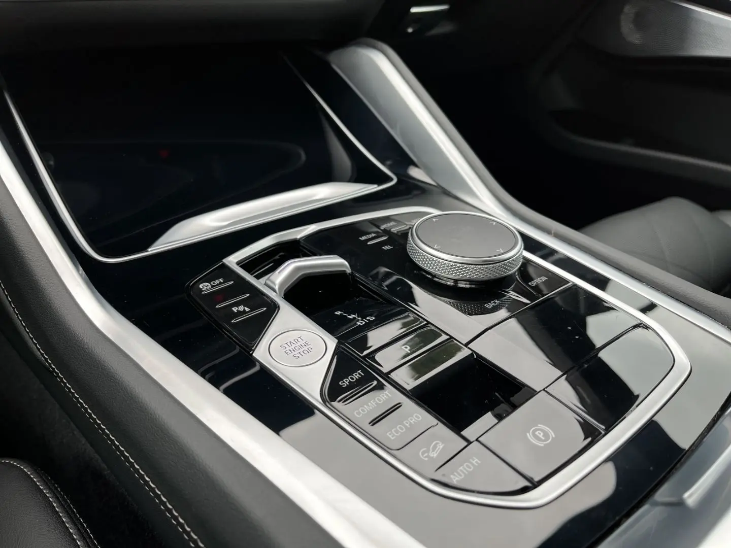 X6 M60 M60i*Standheizung*Bowers*AHK*Sky Lounge*S