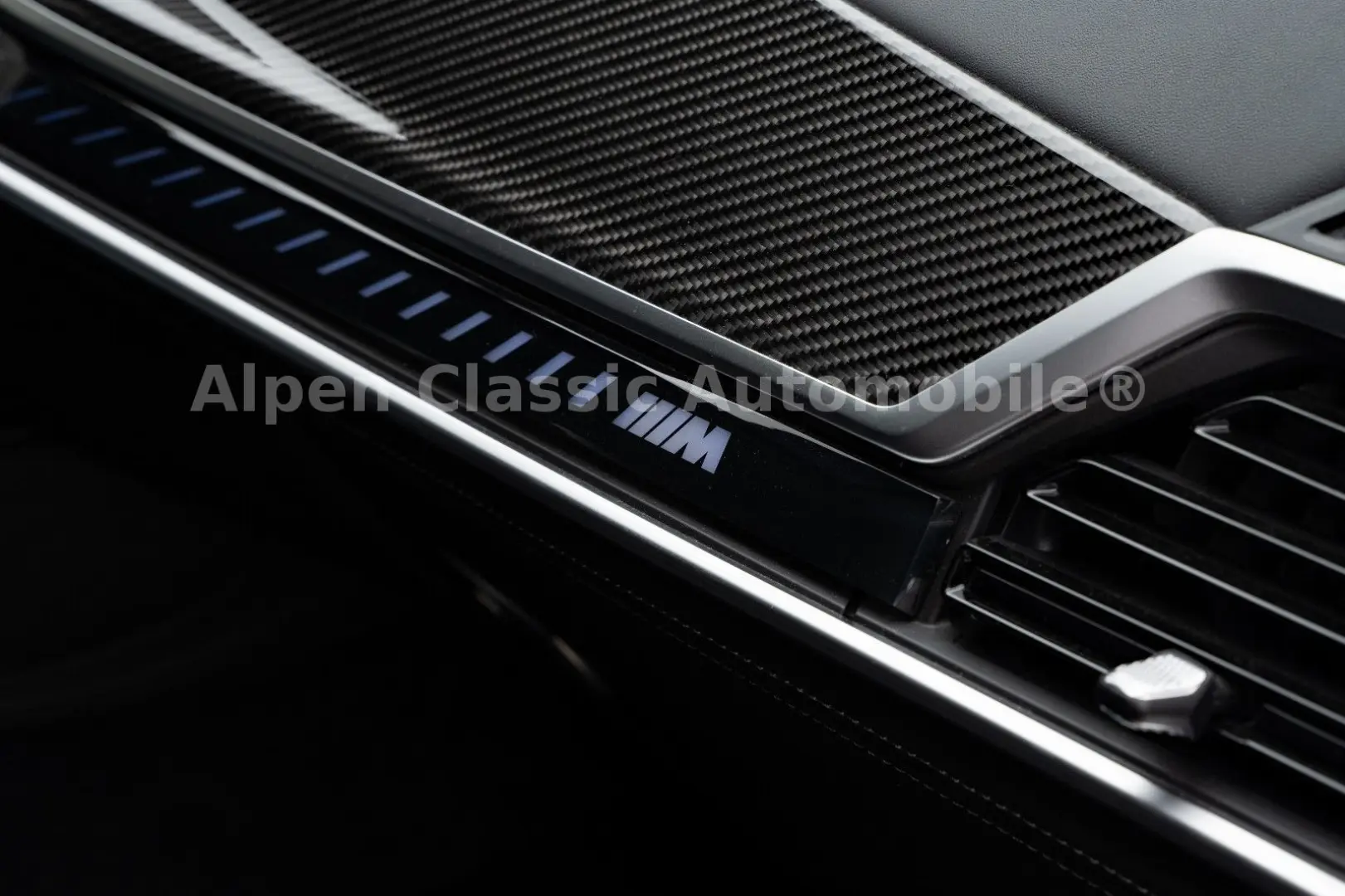 X6 M60 i xDrive B&W, HUD, PANO, AHK, Massage