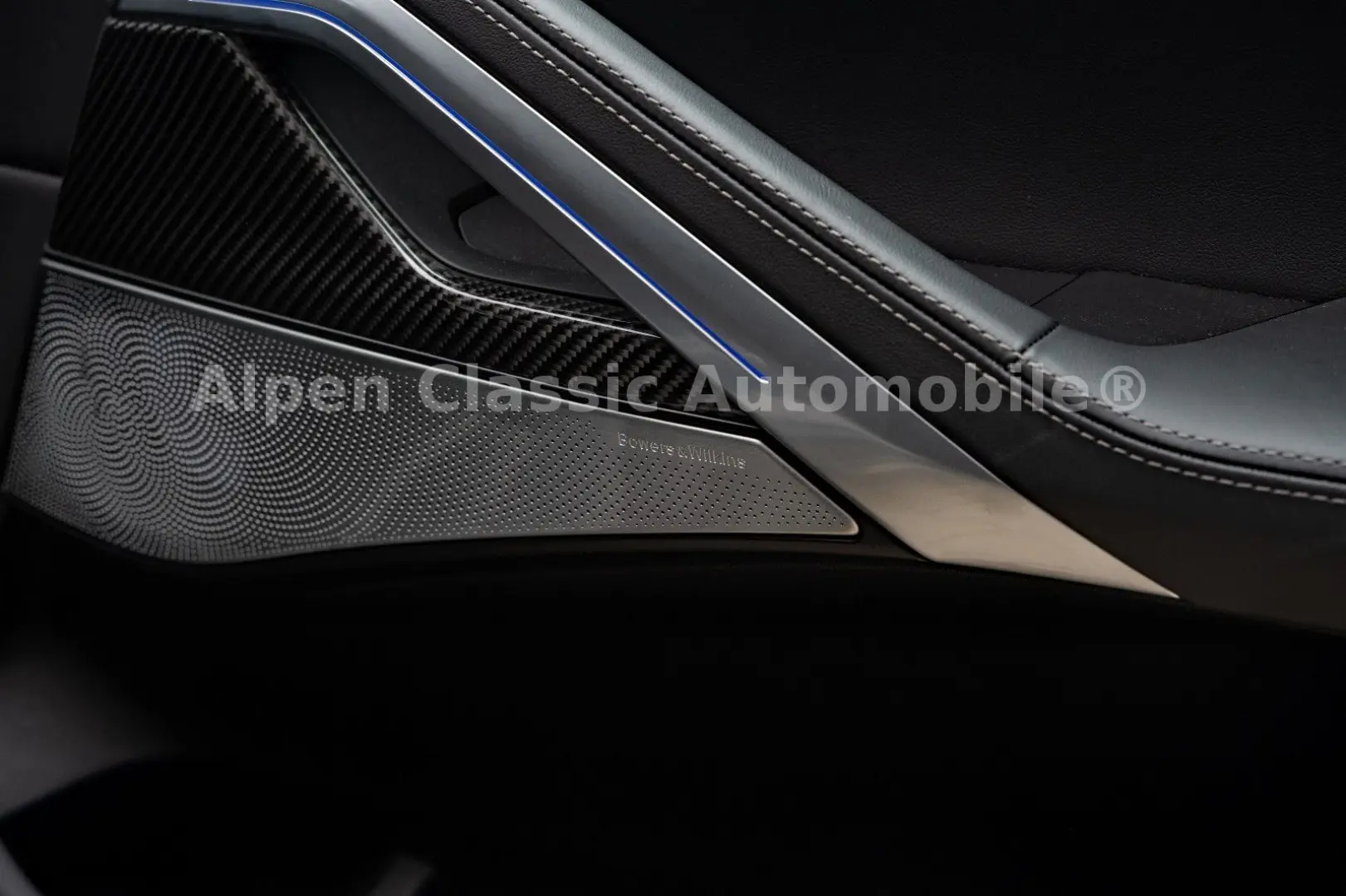 X6 M60 i xDrive B&W, HUD, PANO, AHK, Massage