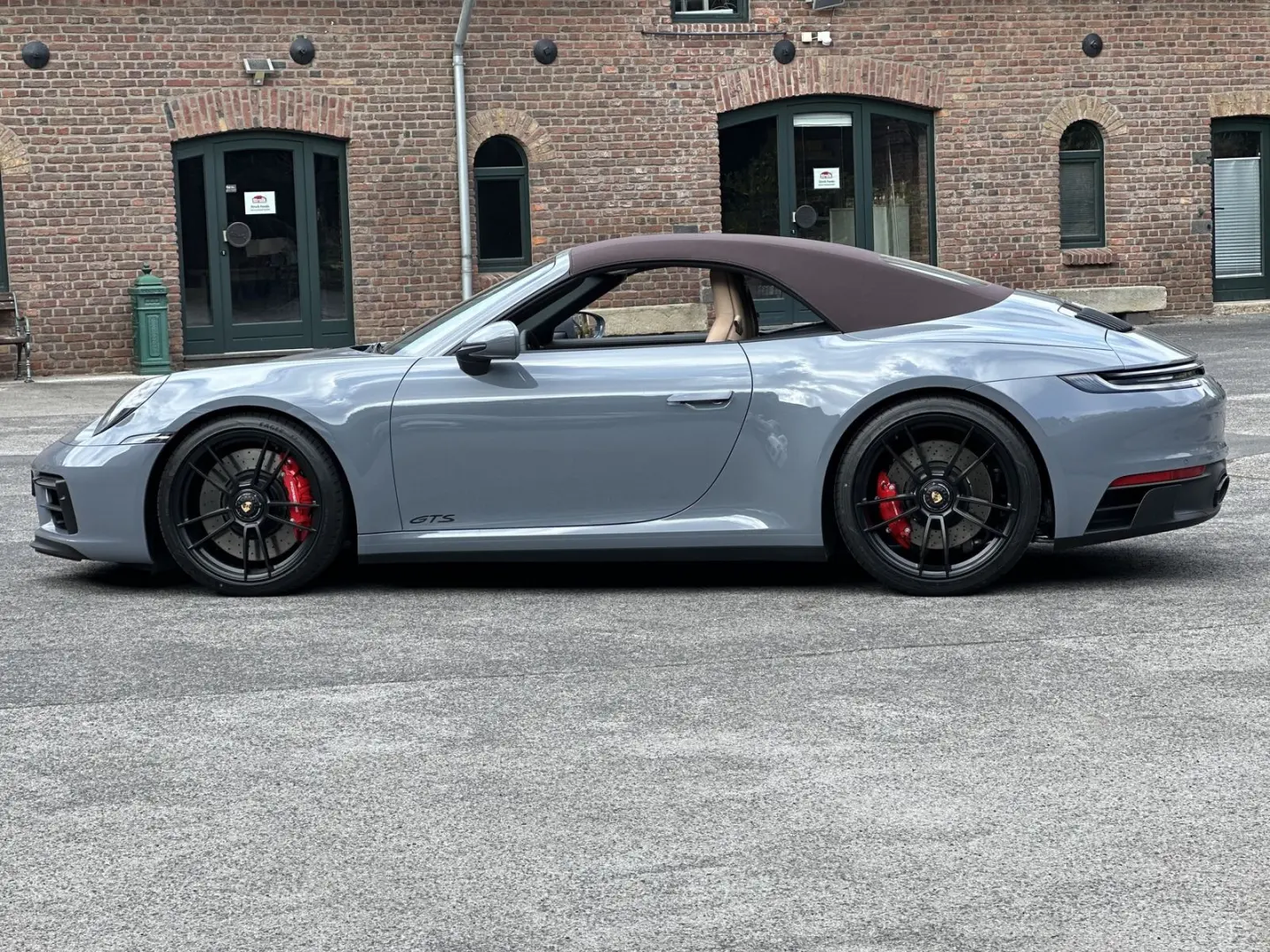 992 911 Cabriolet 4 GTS BI-COLOR EXCLUSIVE MANUF