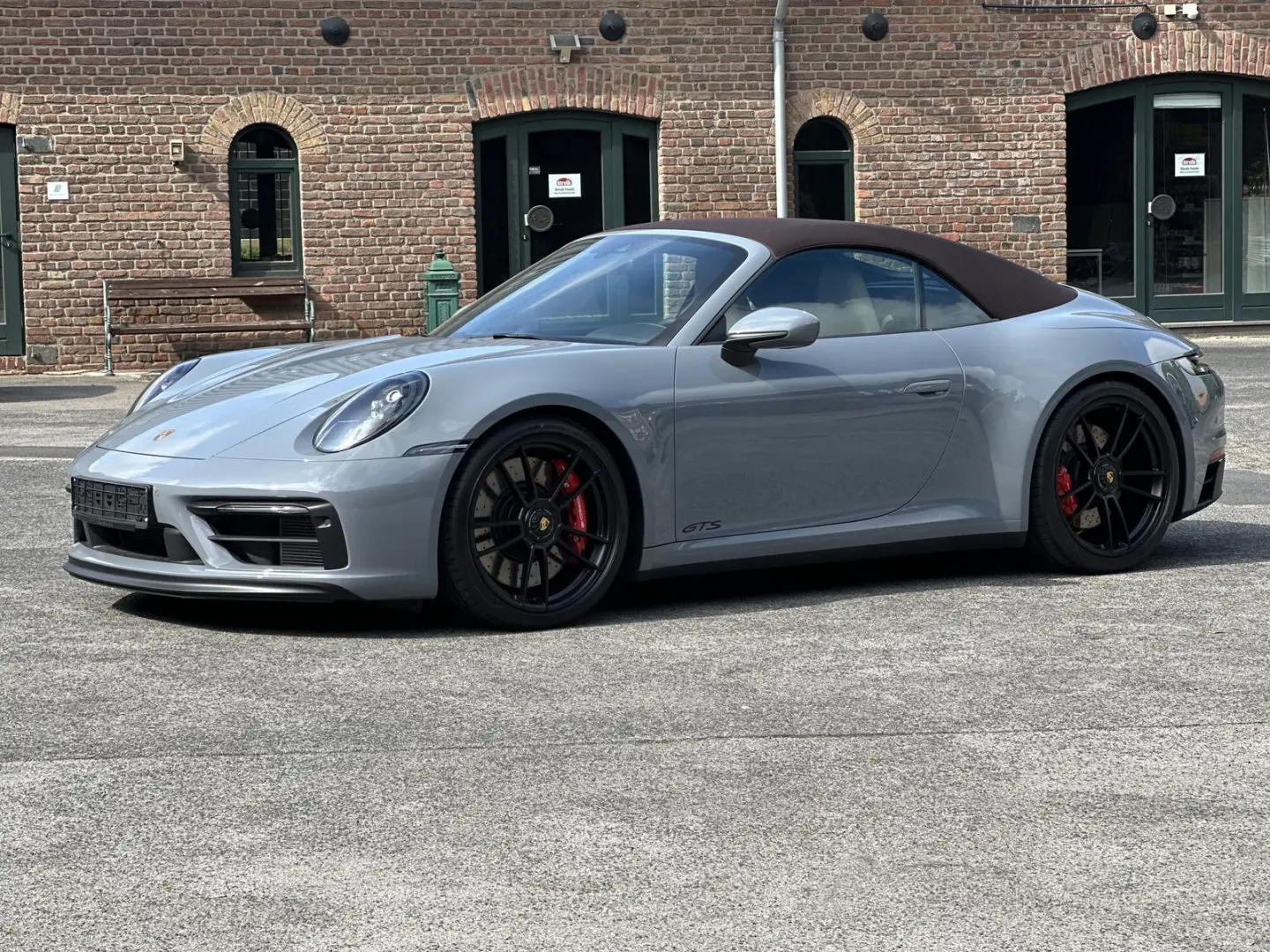 992 911 Cabriolet 4 GTS BI-COLOR EXCLUSIVE MANUF