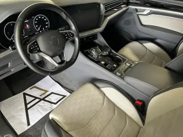Touareg eHybrid ELEGANCE*LUFT*CAM*PANO*AHK*LED*