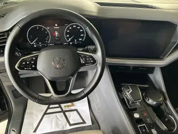 Touareg eHybrid ELEGANCE*LUFT*CAM*PANO*AHK*LED*