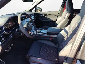 SQ7 competition plus TFSI 373(507) kW(PS) tiptro