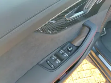 SQ7 competition plus TFSI 373(507) kW(PS) tiptro