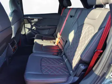 SQ7 competition plus TFSI 373(507) kW(PS) tiptro
