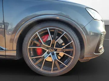 SQ7 competition plus TFSI 373(507) kW(PS) tiptro