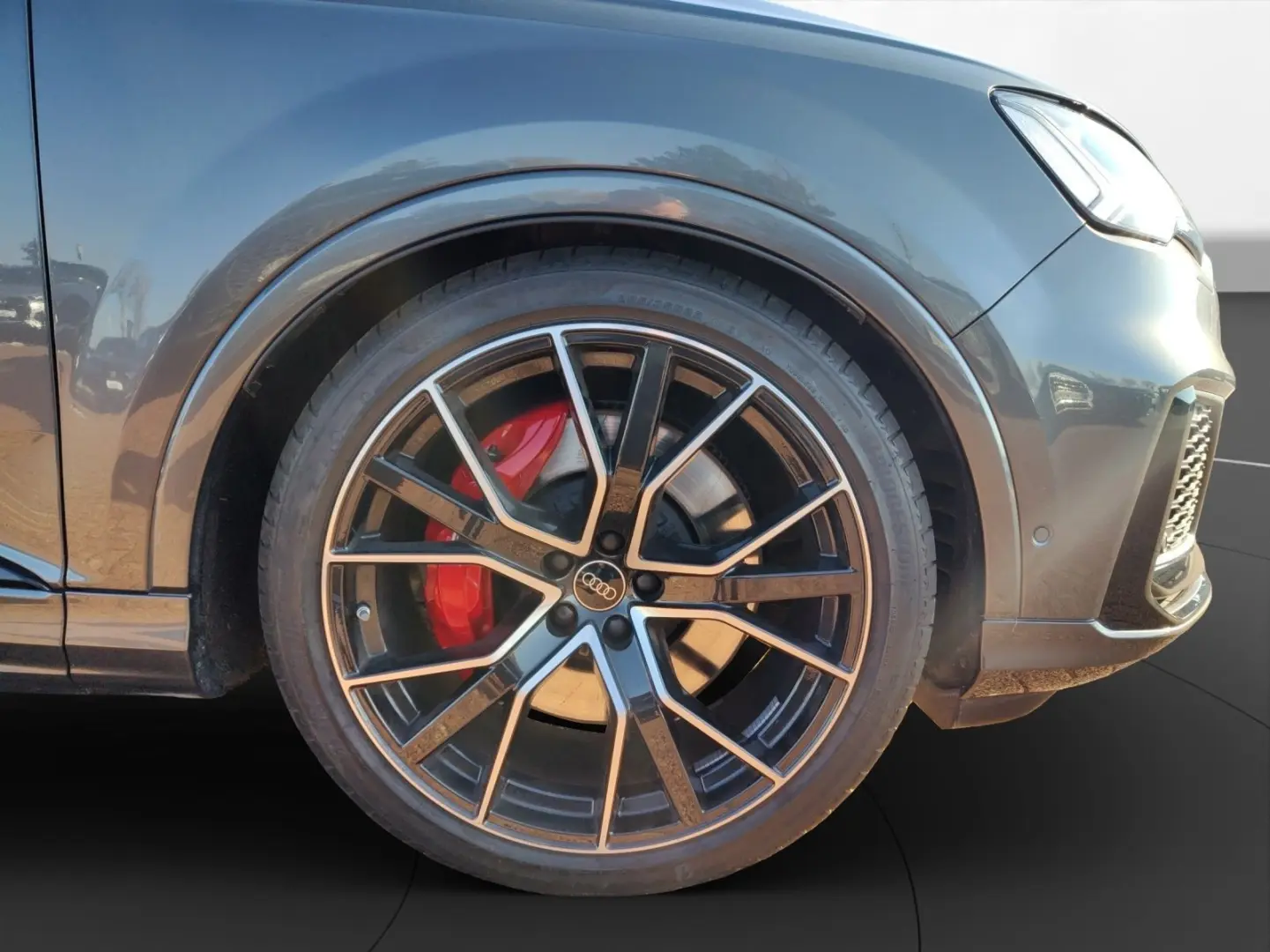 SQ7 competition plus TFSI 373(507) kW(PS) tiptro