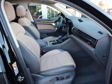 Touareg 3.0 TDI 210 kW 4Motion Exlusive Head Up
