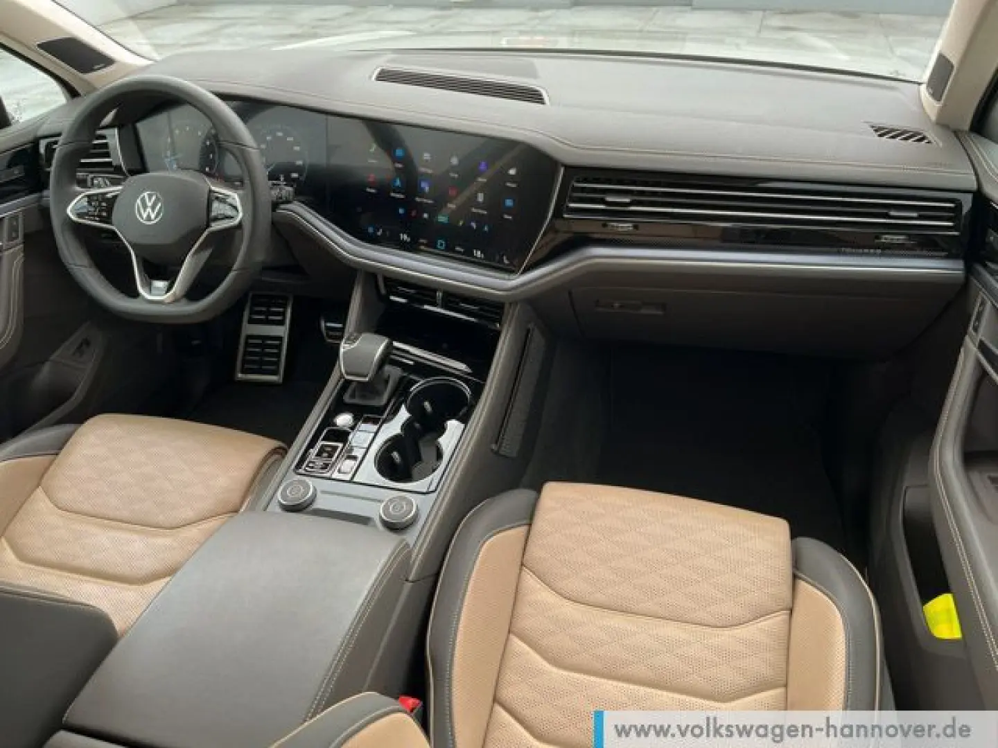 Touareg 3.0 TSI 4M R-Line Navi AHK Sthzg 22LM Me