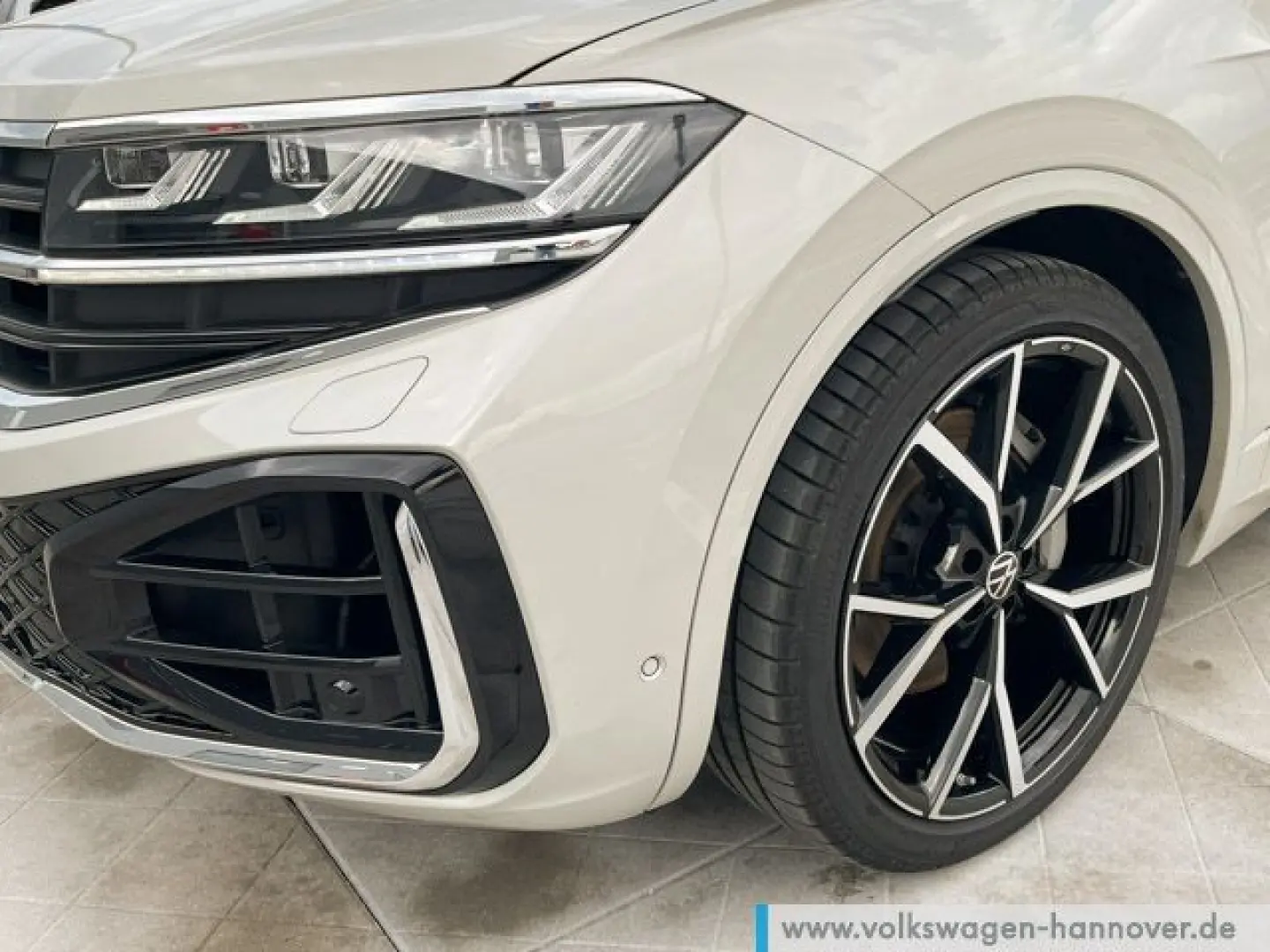 Touareg 3.0 TSI 4M R-Line Navi AHK Sthzg 22LM Me