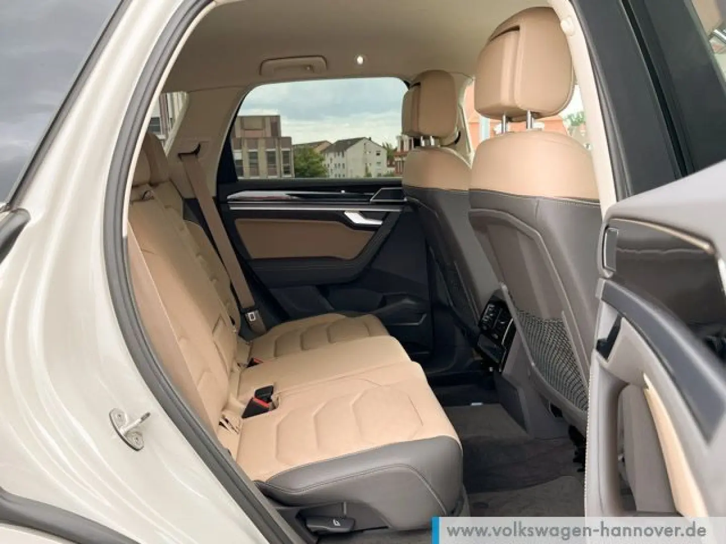 Touareg 3.0 TSI 4M R-Line Navi AHK Sthzg 22LM Me